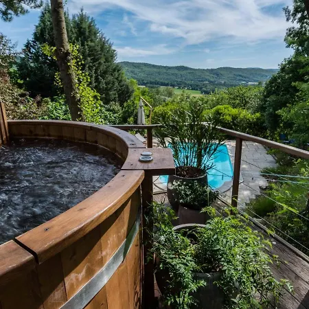 Cozy Holiday In With Beautiful Scenery Reillanne